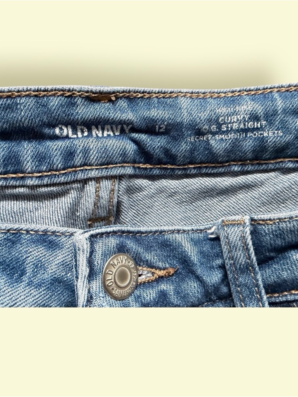 Old Navy Light Wash High Rise Curvy O.G Straight Jeans - Picture 2 of 6